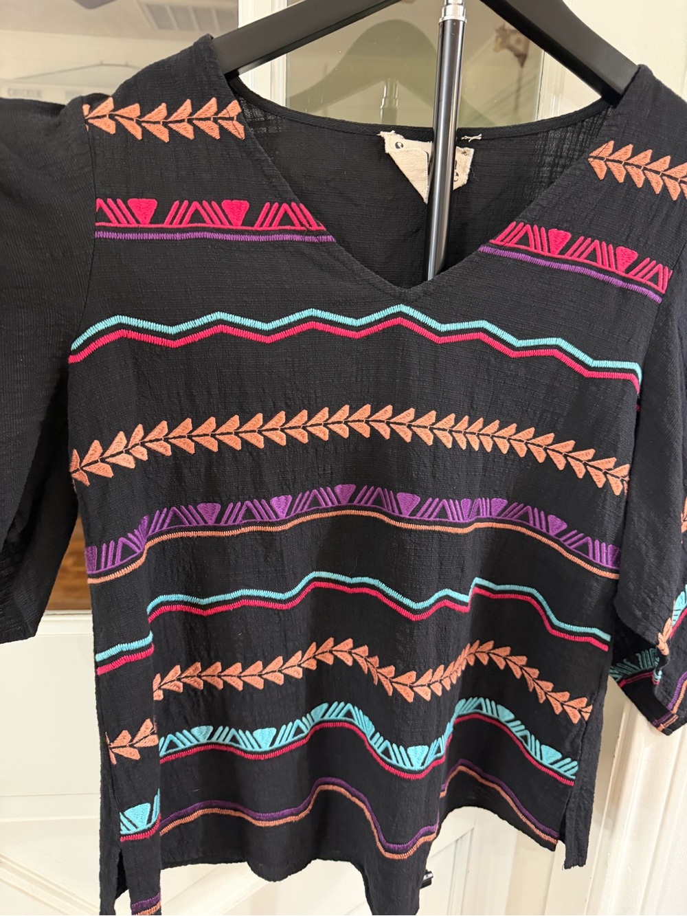 Savanna Jane Embroidered Top. Size S